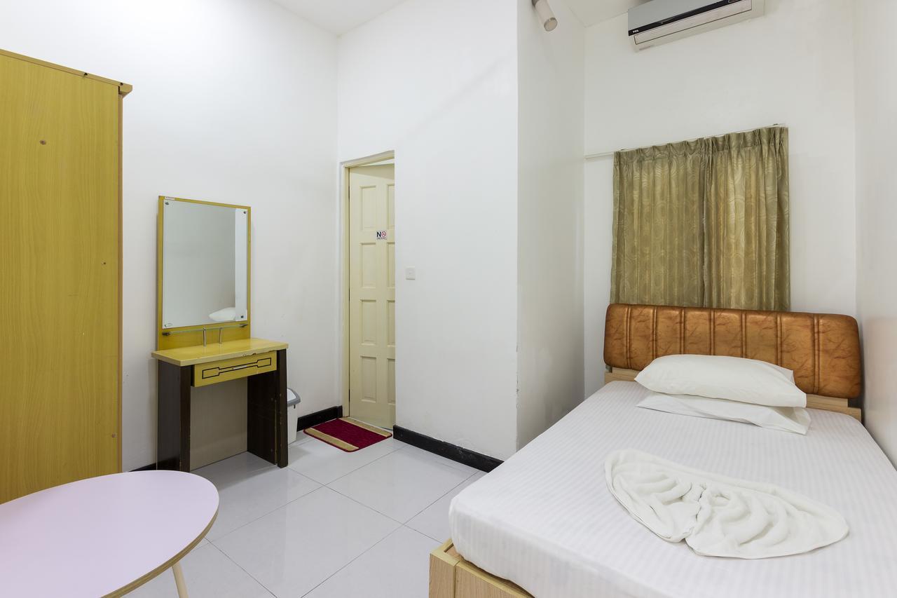 Surf Trip Maldives Thulusdhoo Exterior photo