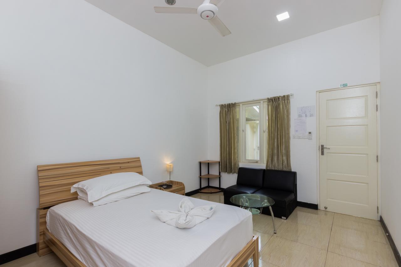 Surf Trip Maldives Thulusdhoo Exterior photo